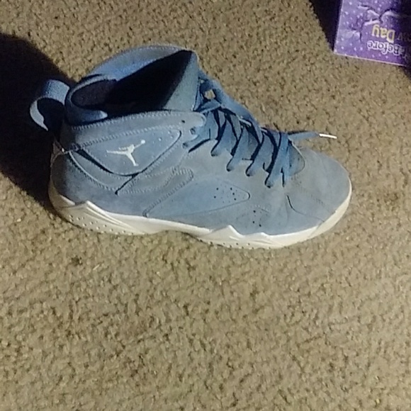 Shoes - Picture 1 of 4